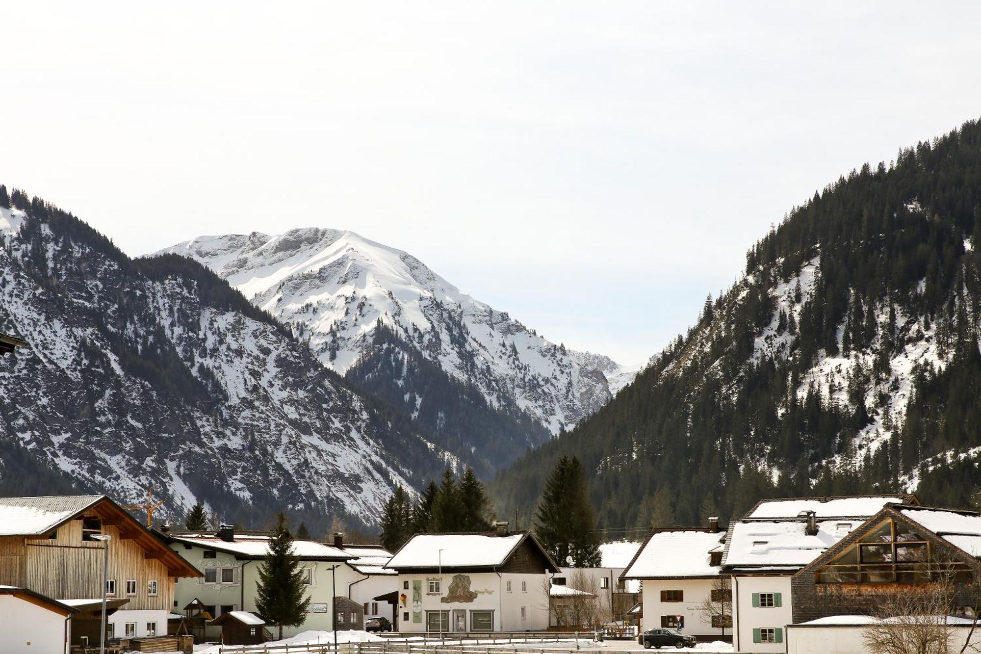 Kaeserstube Ferienwohnungen Tannheim Ruang foto