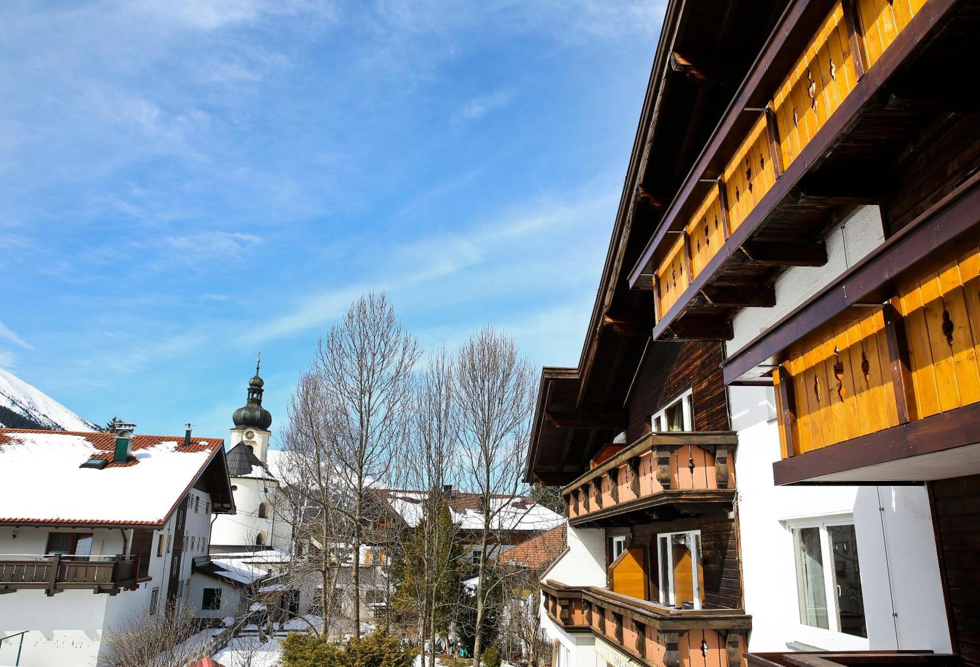 Kaeserstube Ferienwohnungen Tannheim Ruang foto
